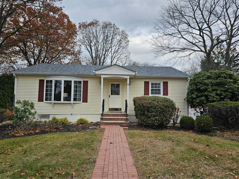 8 Laura RD, Monroe, NY 10950