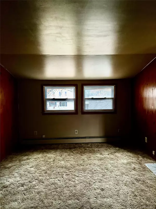 Newburgh, NY 12550,17 Algonquin DR