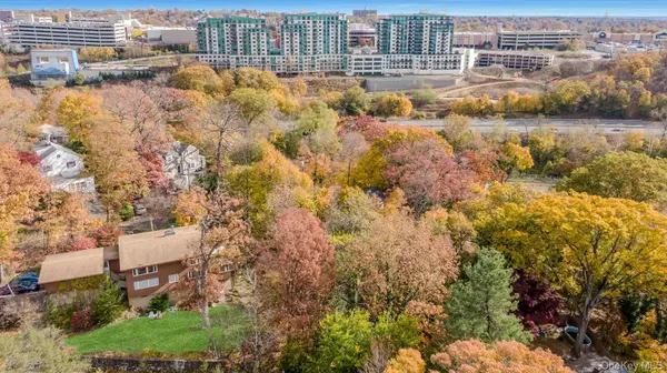 Yonkers, NY 10710,2 Shelburne RD