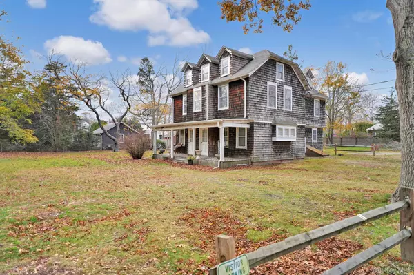 East Quogue, NY 11942,14 Halsey AVE