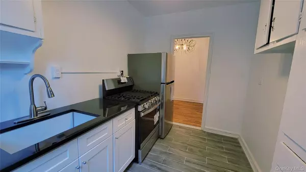 Jamaica Hills, NY 11432,84-49 168th ST #2V