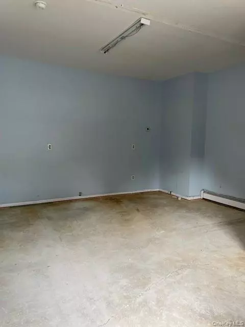 Harriman, NY 10926,2 Church ST