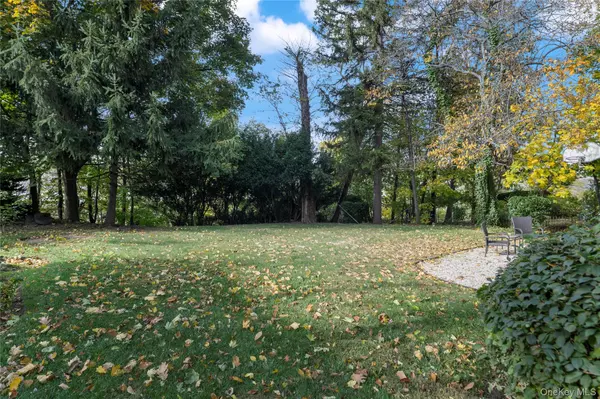 Yonkers, NY 10705,83 Sunnyside DR