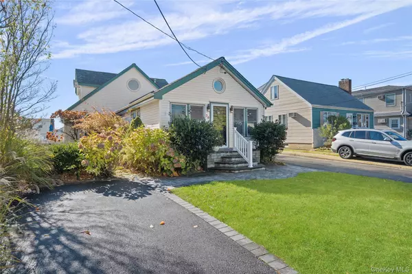 Amityville, NY 11701,38 Bayside PL