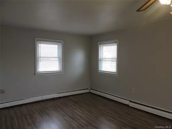 Lynbrook, NY 11563,18 Leach ST