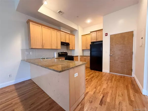 Oyster Bay, NY 11771,2 East Main ST #1