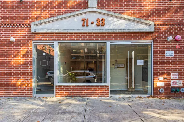 Fresh Meadows, NY 11365,71-33 162nd Street #4B