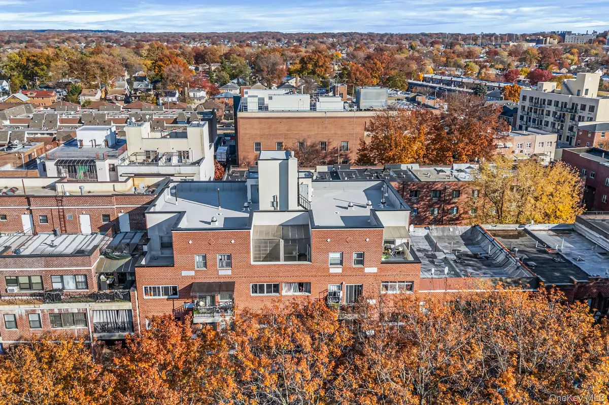 Fresh Meadows, NY 11365,71-33 162nd Street #4B