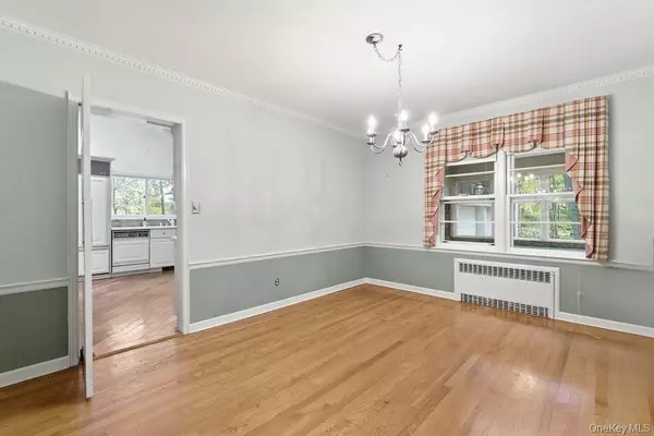 Centerport, NY 11721,26 Paul Revere LN