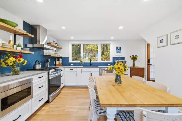 Bayville, NY 11709,7 School ST