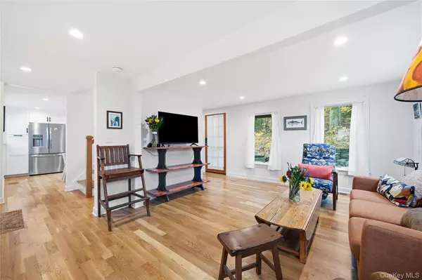 Bayville, NY 11709,7 School ST