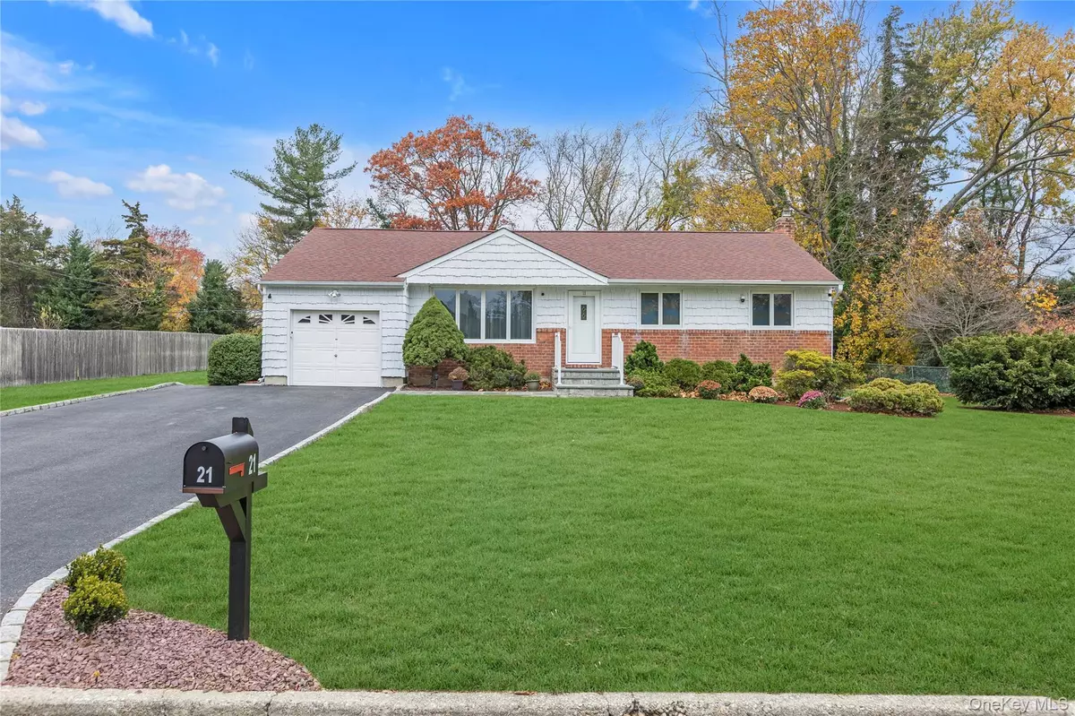 East Northport, NY 11731,21 Yeoman DR