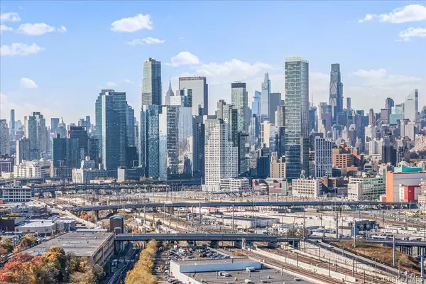 Sunnyside, NY 11104,3921 48th ST