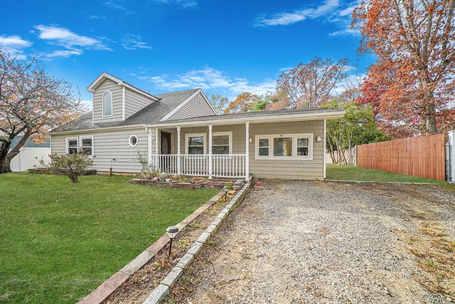 56 Matsunaye DR, Medford, NY 11763
