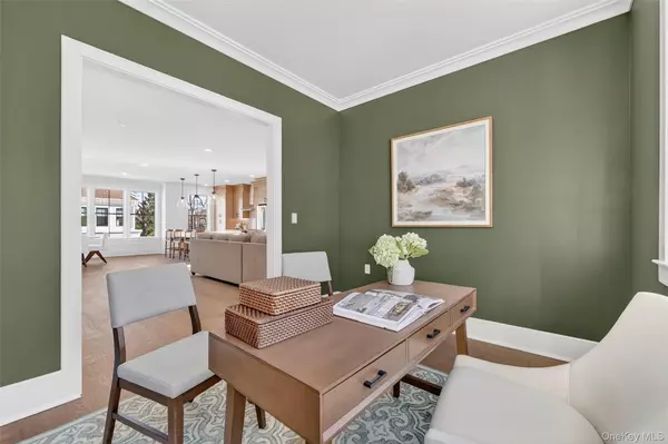 Yorktown Heights, NY 10598,1807 Soundview CT