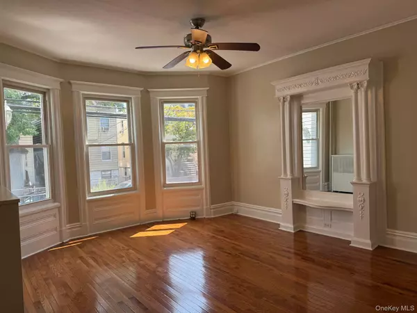 Bronx, NY 10461,2849 Harrington AVE #2