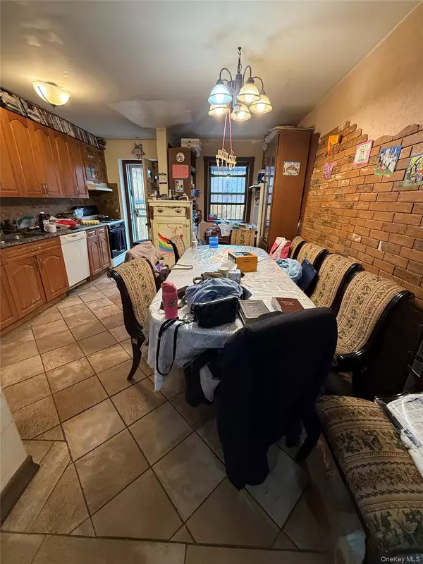 Flushing, NY 11367,147-04 72 AVE #A