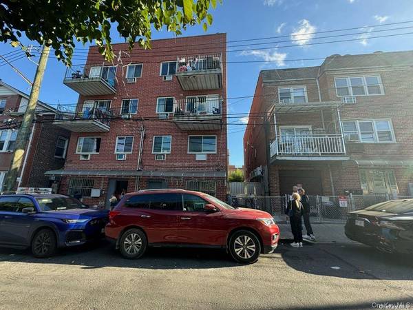 Elmhurst, NY 11373,94-66 45 AVE