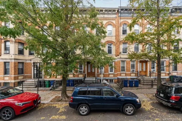 2009 Palmetto ST, Ridgewood, NY 11385