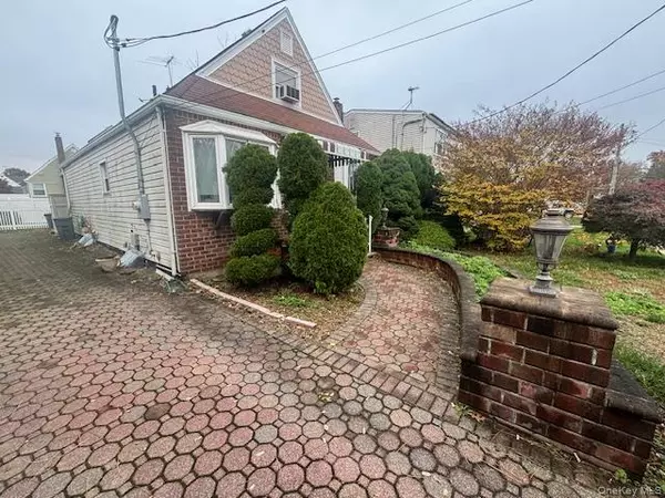 Mineola, NY 11501,62 12th AVE