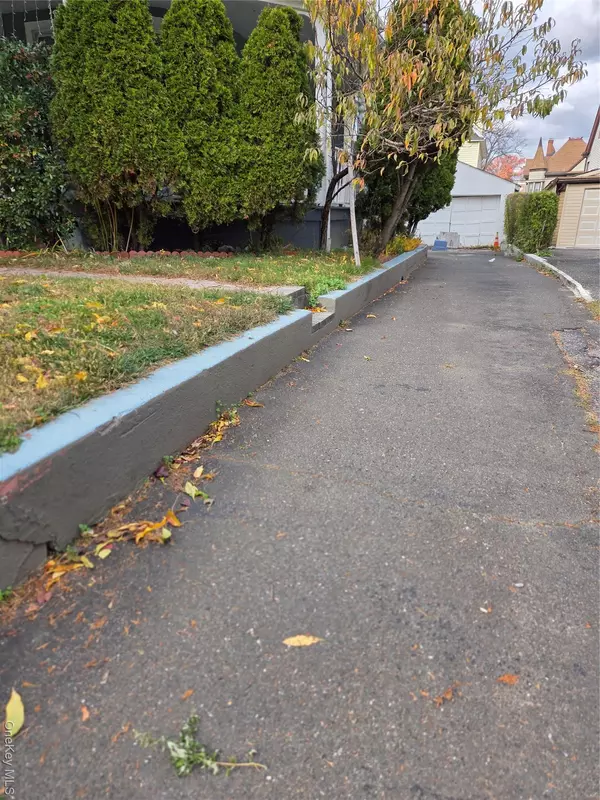 Mount Vernon, NY 10552,137 Chester ST