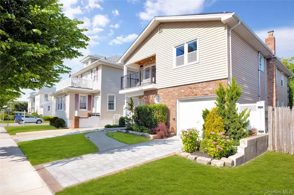 Long Beach, NY 11561,464 Lindell BLVD #2nd FL