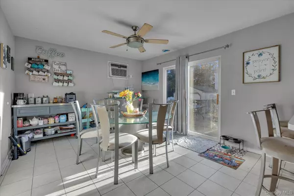 Shirley, NY 11967,17 Ostend CIR