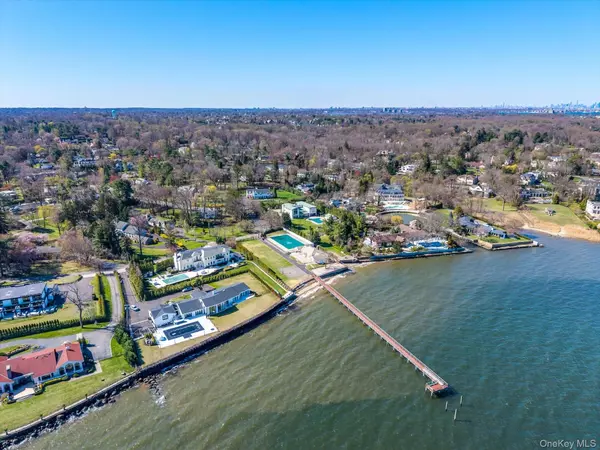 Great Neck, NY 11024,33 Harbour RD