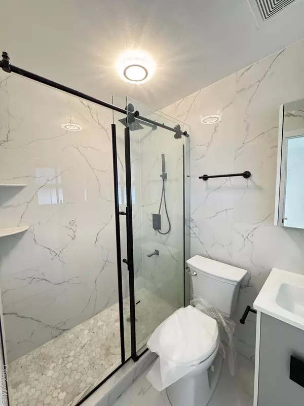 Oakland Gardens, NY 11364,5003 Horatio Pkwy