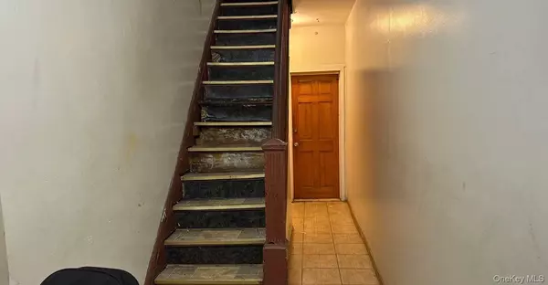 Brooklyn, NY 11208,393 Montauk AVE