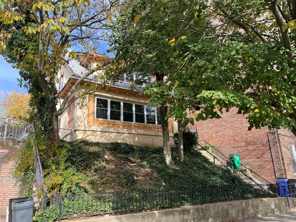 150-67 87 AVE, Briarwood, NY 11432