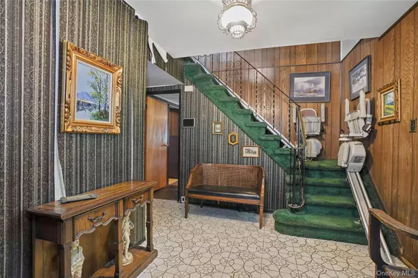 Howard Beach, NY 11414,160-34 83rd ST