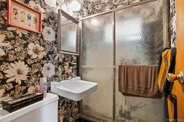 Howard Beach, NY 11414,160-34 83rd ST