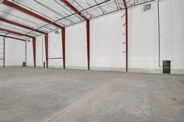 Bloomingburg, NY 12721,1 Distribution DR