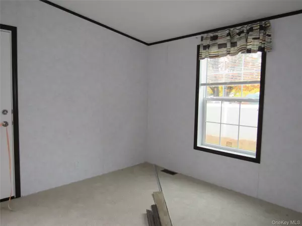 Riverhead, NY 11901,525 57 Riverleigh AVE #57