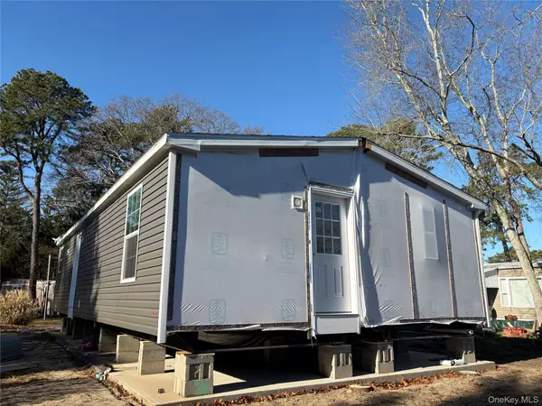 Riverhead, NY 11901,525 57 Riverleigh AVE #57