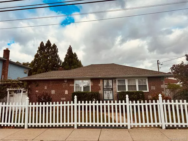 100 Memphis AVE, Floral Park, NY 11001