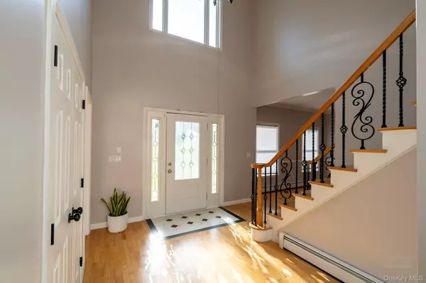 New Windsor, NY 12553,107 Denniston DR