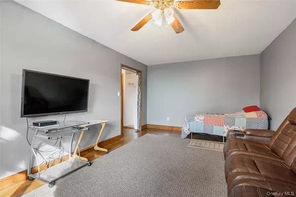 Eastchester, NY 10709,19 Manchester RD #2R   (B-22)