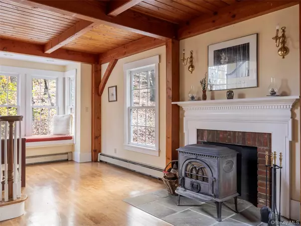 Red Hook, NY 12571,216 Starbarrack RD