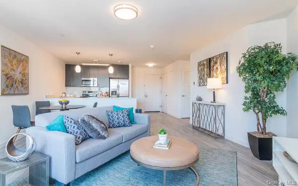 1 Dekalb AVE #PH10, White Plains, NY 10605