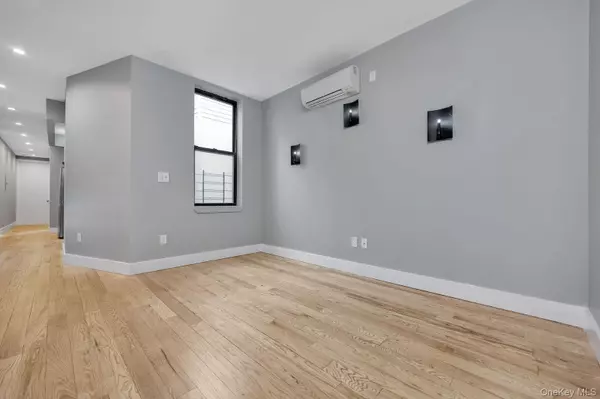 Ridgewood, NY 11385,72-55 60th LN