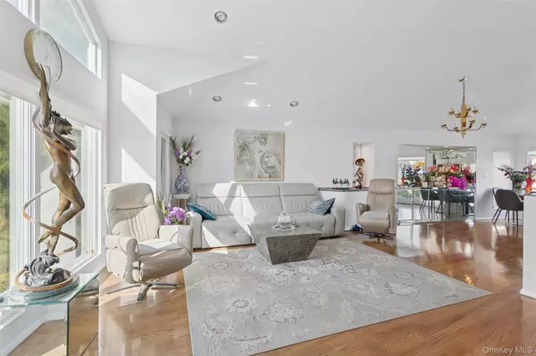 Merrick, NY 11566,2729 Shore DR