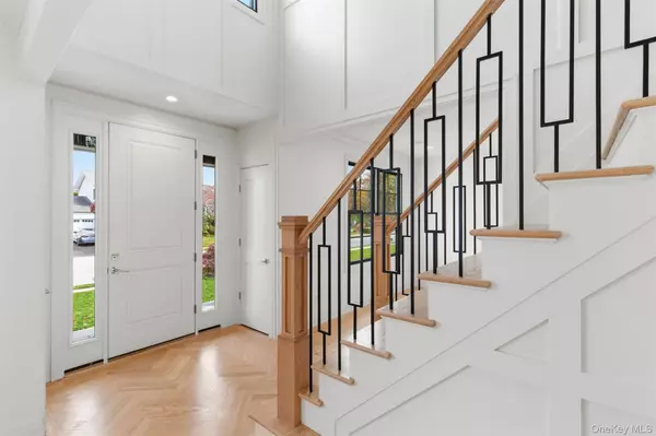 Jericho, NY 11753,16 Otsego PL