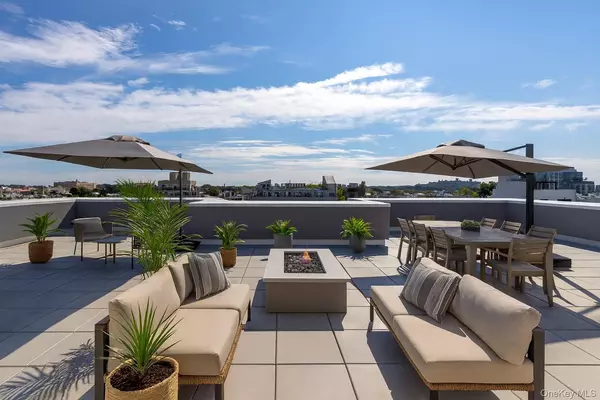 Astoria, NY 11103,37-18 Broadway #PH 502