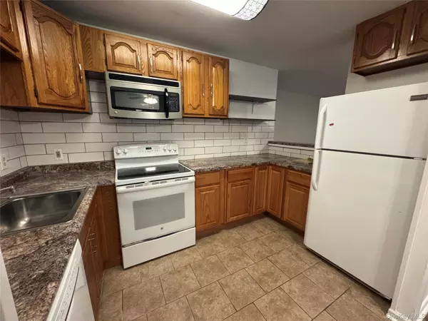 Wappingers Falls, NY 12590,33 Scarborough LN #B