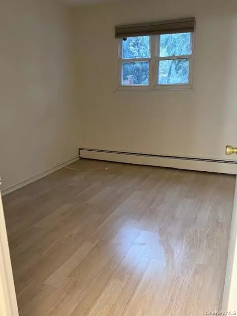 Little Neck, NY 11363,3724 Brookside ST