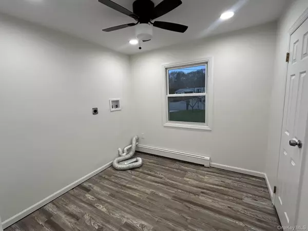 Centereach, NY 11720,7 Heather CT