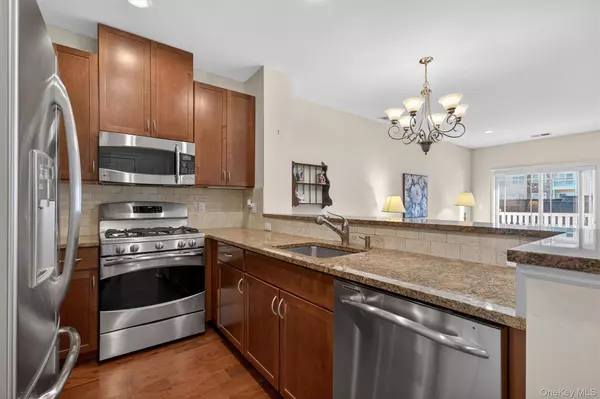 Pomona, NY 10970,1311 Views WAY