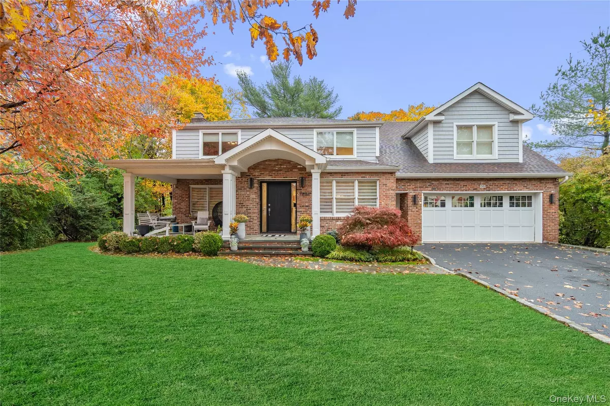 Roslyn Heights, NY 11577,96 Oakdale LN